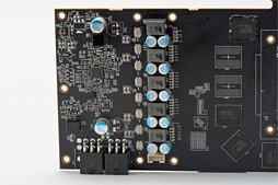 画像ギャラリー No.015のサムネイル画像 / PowerColorオリジナルクーラー搭載の「AXR9 380X 4GBD5-PPDHE」を試す。2016年を迎え,R9 380Xの立ち位置は変わったか