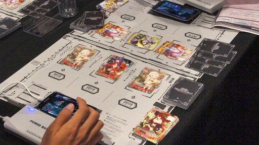 画像ギャラリー No.013のサムネイル画像 / スマホアプリとの連動要素も明らかに。TCG「銀鍵のアルカディアトライブ」を「プレミアムビギニングライブ」で試遊してきた
