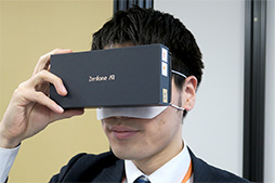 画像ギャラリー No.012のサムネイル画像 / ASUS,GoogleのVR技術とAR技術に両対応のスマートフォン「ZenFone AR」を2017年夏発売
