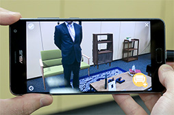 画像ギャラリー No.017のサムネイル画像 / ASUS,GoogleのVR技術とAR技術に両対応のスマートフォン「ZenFone AR」を2017年夏発売