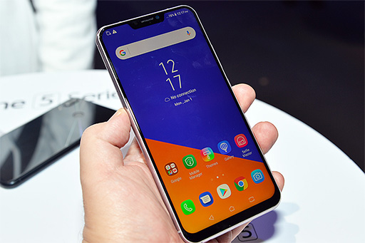画像ギャラリー No.008のサムネイル画像 / ASUS,新型スマートフォン「ZenFone 5」シリーズ3機種を発表。ハイエンドの「ZenFone 5Z」はSnapdragon 845搭載で479ユーロに