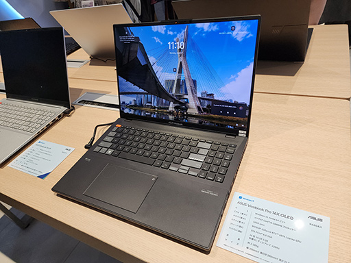画像ギャラリー No.025のサムネイル画像 / ASUSが有機ELディスプレイ搭載ノートで大攻勢。重さ1kgの薄型軽量マシンから,ゲームにも使えるハイエンドPCまで多数を発表