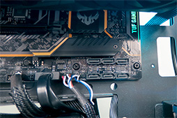 画像ギャラリー No.011のサムネイル画像 / Coffee Lake-S対応のIntel Z370チップセット搭載マザーボードを各社が発表。前世代マザーボードからの変化は少ない
