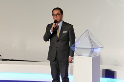 画像ギャラリー No.003のサムネイル画像 / 「ファイナルファンタジー生誕30周年 Opening Ceremony」をレポート。シリーズ各タイトルの最新情報と,1年を通じて行われる記念施策の数々が発表に