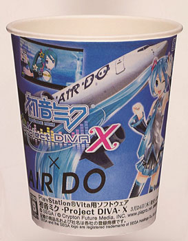 画像ギャラリー No.004のサムネイル画像 / 「初音ミク -Project DIVA- X」，AIR DOとのコラボ開始。オーディオプログラムなどに初音ミク関連の機内サービスが登場
