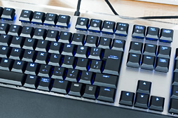 画像ギャラリー No.032のサムネイル画像 / HORI,「EDGE」ブランドでPCゲーマー向け周辺機器市場へ参入。第1弾のマウスとキーボード,ゲームパッド,マウスパッドを11月に発売
