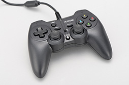 画像ギャラリー No.002のサムネイル画像 / HORIのPC用ゲームパッド「EDGE 301」は,「Xbox 360 Controller」を置き換える新標準になれるか