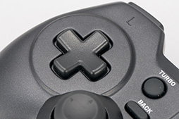 画像ギャラリー No.012のサムネイル画像 / HORIのPC用ゲームパッド「EDGE 301」は,「Xbox 360 Controller」を置き換える新標準になれるか