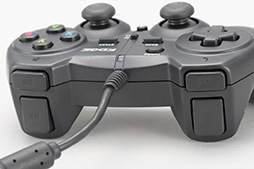 画像ギャラリー No.015のサムネイル画像 / HORIのPC用ゲームパッド「EDGE 301」は,「Xbox 360 Controller」を置き換える新標準になれるか