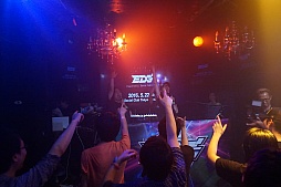 画像ギャラリー No.028のサムネイル画像 / EDMをフィーチャーしたゲームミュージックのクラブイベント「EDG音撃 -EDM IS GAME-」をレポート。「EDMは音楽でなくゲームだ!」by佐野電磁氏