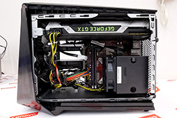 画像ギャラリー No.006のサムネイル画像 / Lenovo,GTX 1080を搭載可能なゲーマー向けキューブ型PCを9月2日に発売。RazerコラボのPCやG-SYNC対応ディスプレイも