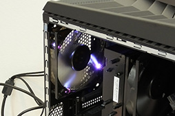 画像ギャラリー No.014のサムネイル画像 / Lenovo,GTX 1080を搭載可能なゲーマー向けキューブ型PCを9月2日に発売。RazerコラボのPCやG-SYNC対応ディスプレイも