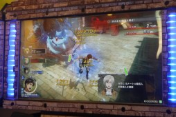 画像ギャラリー No.013のサムネイル画像 / 新作アーケードゲーム「進撃の巨人 TEAM BATTLE」ロケテストレポート。両手のグリップで立体機動を再現した共闘アクションゲーム