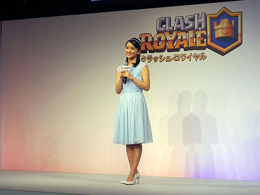 画像ギャラリー No.002のサムネイル画像 / 「クラロワ」の新テレビCM発表会をレポート。“ぶっこみお嬢様”を演じた岡田結実さんと，お笑いグループ「我が家」のトークバトルも勃発