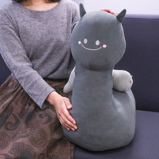 画像ギャラリー No.001のサムネイル画像 / 「トレバ」,“黒ナメクジのおやこBIGぬいぐるみ”が4月24日9:00に登場