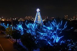 画像ギャラリー No.011のサムネイル画像 / 夏のデックス東京ビーチはポケモンでいっぱい! ピカチュウ&ボルケニオンも駆けつけた,イルミネーション点灯式をレポート