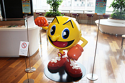 画像ギャラリー No.003のサムネイル画像 / 「PAC-MAN GINZA STYLE」が銀座三越でスタート。120種以上の「パックマン」グッズや，貴重なアーケードゲームが夏休みの銀座に大集合
