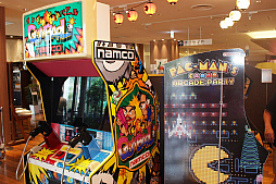 画像ギャラリー No.021のサムネイル画像 / 「PAC-MAN GINZA STYLE」が銀座三越でスタート。120種以上の「パックマン」グッズや，貴重なアーケードゲームが夏休みの銀座に大集合