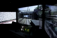 画像ギャラリー No.015のサムネイル画像 / 新たなAC版「電車でGO！！」が発表に。3画面の大型ディスプレイに映し出される車窓風景で，運転士気分が味わえる。連動スマホアプリも今冬配信