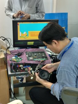 画像ギャラリー No.021のサムネイル画像 / 「電車でGO!」を10年,20年と続くプロジェクトに――AC版「電車でGO!!」開発陣に,新筐体と「復刻版」に込められた思いを聞いてみた