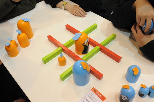 画像ギャラリー No.009のサムネイル画像 / ［SPIEL'17］山椒は小粒でもピリリと辛いを地で行く，Blue Orangeのライトなゲーム。新作はピンセットを使う「Dr.Microbe」