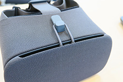 画像ギャラリー No.009のサムネイル画像 / Google，スマートフォン組み込み型VR HMD「Daydream View」を1万2000円で国内発売。第2世代モデル