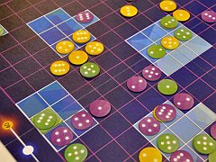 ［SPIEL’16］QUEEN Gamesが贈る新作アブストラクトゲーム「GLÜX」試遊レポート。建築ゲームの「Monument World」も合わせて紹介