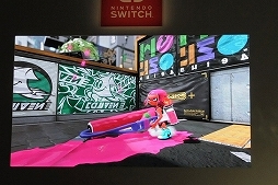 画像ギャラリー No.006のサムネイル画像 / 「Splatoon2」のステージイベント「イカ研究所 新イカ発見報告会」をレポート。流行や新ブキなど，前作から2年後の“イカ達”の生態が明かされる