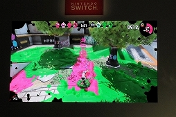 画像ギャラリー No.007のサムネイル画像 / 「Splatoon2」のステージイベント「イカ研究所 新イカ発見報告会」をレポート。流行や新ブキなど，前作から2年後の“イカ達”の生態が明かされる