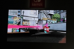 画像ギャラリー No.013のサムネイル画像 / 「Splatoon2」のステージイベント「イカ研究所 新イカ発見報告会」をレポート。流行や新ブキなど，前作から2年後の“イカ達”の生態が明かされる