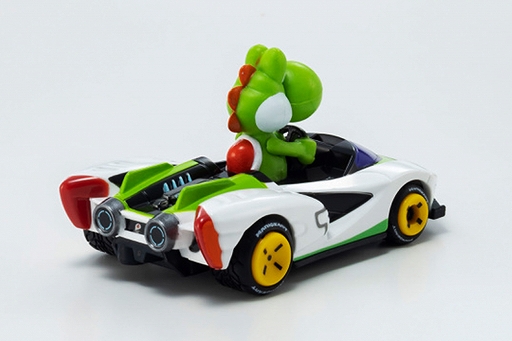 画像ギャラリー No.016のサムネイル画像 / 「マリオカート プルバック」全6種類,ファミマで4月20日から順次発売。マリオやルイージたちのカートが引いて離すと走り出すプルバックカーに