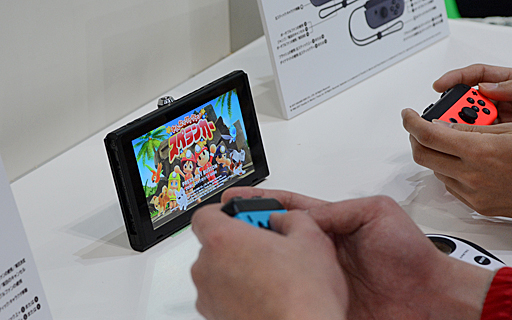 画像ギャラリー No.001のサムネイル画像 / 「みんなでワイワイ!スペランカー」をテーブルモードでプレイ。Nintendo Switchだからこそ生まれるコミュニケーションが面白い