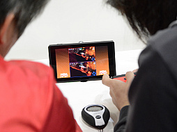 画像ギャラリー No.002のサムネイル画像 / 「みんなでワイワイ!スペランカー」をテーブルモードでプレイ。Nintendo Switchだからこそ生まれるコミュニケーションが面白い