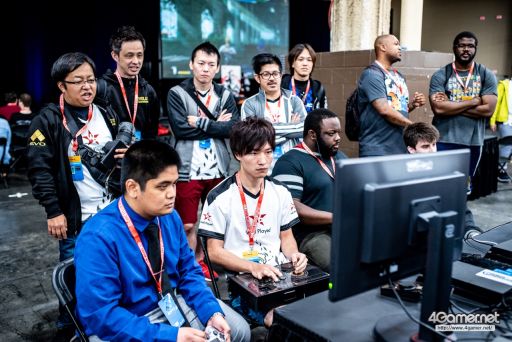 画像ギャラリー No.030のサムネイル画像 / ［EVO2018］戦いが佳境を迎えた「EVO2018」，2日目Twitterまとめ。「ストV」部門4名ほか，計11名の日本人選手が決勝へ進出