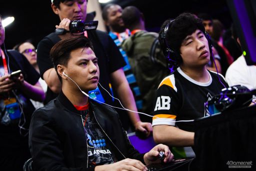 画像ギャラリー No.059のサムネイル画像 / ［EVO2018］戦いが佳境を迎えた「EVO2018」，2日目Twitterまとめ。「ストV」部門4名ほか，計11名の日本人選手が決勝へ進出