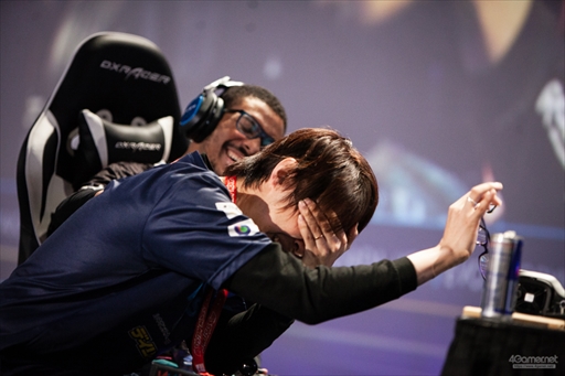 画像ギャラリー No.003のサムネイル画像 / ［EVO2019］決勝戦は2人で夢中になって対戦を楽しんだ――「ドラゴンボール ファイターズ」部門優勝，GO1選手インタビュー