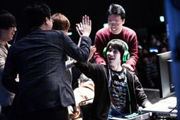 画像ギャラリー No.050のサムネイル画像 / 第9回「TOPANGAチャリティーカップ」フォトレポートをお届け。国内屈指のeスポーツイベントに1231人もの選手が集結し,盛り上がりを見せた