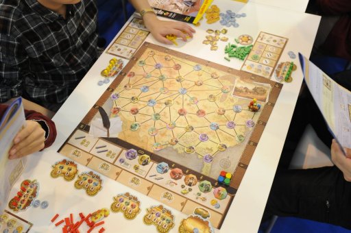 画像ギャラリー No.003のサムネイル画像 / ［SPIEL'17］Queen Gamesの新作「Pioneers」は，北米の入植と開拓をテーマにした“中量級”の快作だった