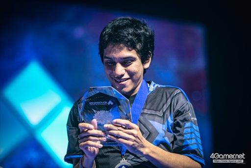 画像ギャラリー No.007のサムネイル画像 / ［EVO2019］「BLAZBLUE CROSS TAGBATTLE」部門，優勝はアメリカのShinku選手。アークゲーでは2011年以来となる海外勢優勝の偉業を達成した