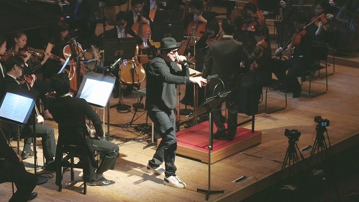画像ギャラリー No.003のサムネイル画像 / 「キャサリン・フルボディ Symphonic Concert」レポート。フルオーケストラ＋ビッグバンドで濃密なサウンドが奏でられた