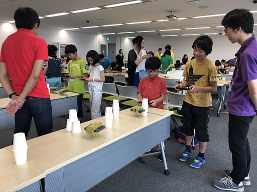 画像ギャラリー No.004のサムネイル画像 / 30人の小学生が新しい遊びの発明に挑戦! 「Nintendo Labo」を使うハッカソンの初日をレポート
