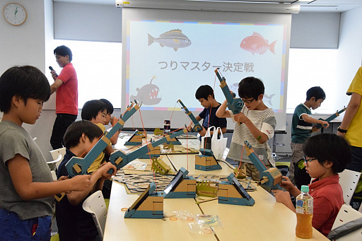 画像ギャラリー No.006のサムネイル画像 / 30人の小学生が新しい遊びの発明に挑戦! 「Nintendo Labo」を使うハッカソンの初日をレポート
