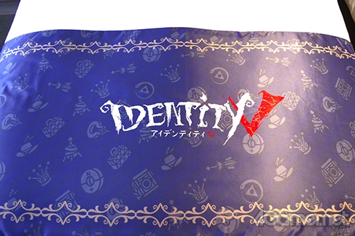 画像ギャラリー No.010のサムネイル画像 / 「Identity V」コラボルームを紹介。東京・池袋の高層ホテルに,リッチな客室に描き下ろしイラストが調和したハンター・サバイバールームが登場