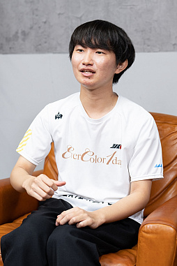 画像ギャラリー No.010のサムネイル画像 / 【PR】eスポーツチーム「AXIZ WAVE」に迫る練習密着＆インタビュー。強さの秘訣はメンバー同士の信頼と結束力