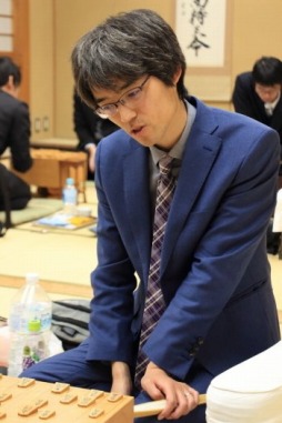 画像ギャラリー No.002のサムネイル画像 / シルバースタージャパンにプロ棋士の星野良生四段が入社。「銀星将棋」や「リアルタイムバトル将棋」，ボードゲームの企画・開発・広報を担当