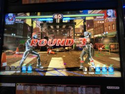 画像ギャラリー No.011のサムネイル画像 / 全国4か所で開催された，AC版「FIGHTING EX LAYER」ロケテストレポート。オンライン対戦にも対応した，アリカ格闘ゲームの最新作