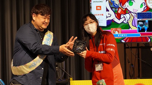 画像ギャラリー No.001のサムネイル画像 / セガ公式「第3回 ぷよぷよレディースカップ」，かすみん選手が優勝