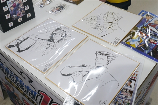 画像ギャラリー No.012のサムネイル画像 / 「逆転裁判123 成歩堂セレクション」発売記念イベントレポート。プロデューサーの江城氏がゴドー検事となり，ファンと触れあった