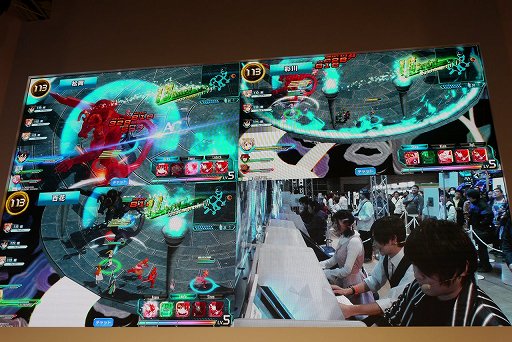 画像ギャラリー No.010のサムネイル画像 / ［JAEPO2019］「ソードアート・オンライン アーケード ディープ・エクスプローラー」ステージをレポート。キリト役の松岡禎丞さんが協力プレイに挑む