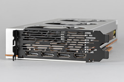 画像ギャラリー No.011のサムネイル画像 / 「Radeon VII」到着。7nm世代初のコンシューマ向けGPU搭載カード